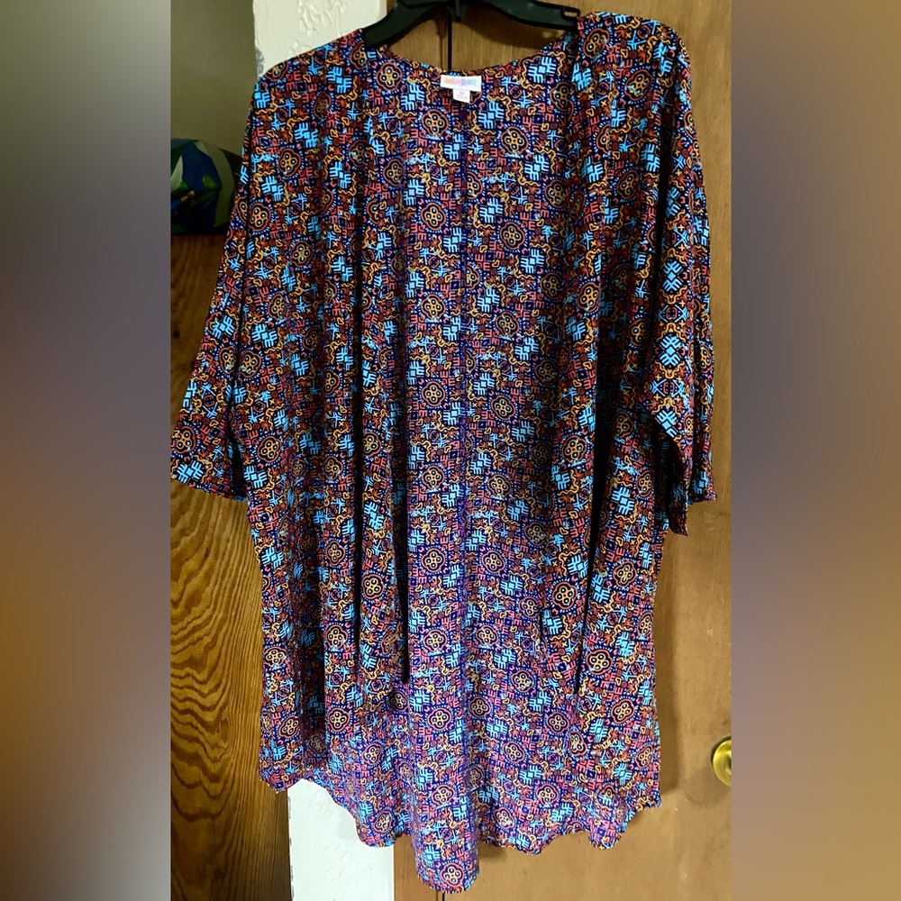 LuLaRoe SHIRLEY Aztec Waterfall Style Kimono 25”PTP Size: L